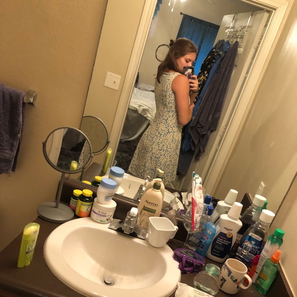 Dress - Picture 5 of 5